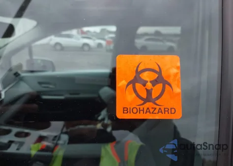 2025 Toyota Sienna Xle z USA, uszkodzony, nr VIN 5TDJSKFC2SS168976